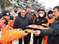 Gürkan’dan sahada çalışan personellere ziyaret