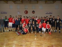 Basketbol’da kupalar sahibini buldu