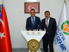 MEB Bakanı Özer’den Başkan Gürkan’a Ziyaret