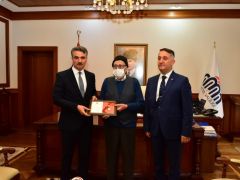 Vali Baruş’tan TSK Bağışçılarına Madalya