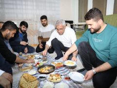 Başkan Güder Sahurda Öğrenci Evine Misafir Oldu