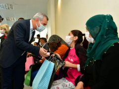 Başkan Çınar Lösemili Çocuklar Ve Ailelerine Moral Verdi