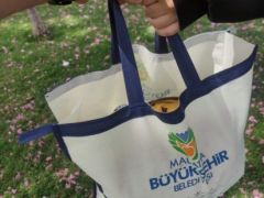 Büyükşehir Belediyesi Ve Türk Kızılay’ından Çocuklara Bayramlık