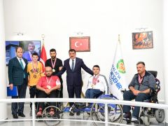 Malatya Büyükşehir Belediyesi Sporcuları Para Atletizm Şampiyonasına Damga Vurdu