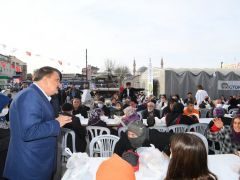 Büyükşehir Belediyesinden Günlük 5 Bin Kişiye İftar Yemeği