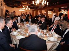 Siyasetçiler Ve Basın Mensupları AYD İftarında Bir Araya Geldi