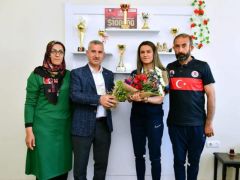 Çınar, “Hatice Akbaş Milli Gururumuzdur”