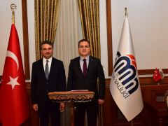 Hakkari Valisi Akbıyık Vali Baruş’u Makamında Ziyaret Etti