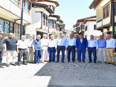 Başkan Çınar Yeşilyurt Konaklarında Özel Misafirlerini Ağırladı