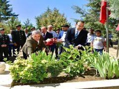 Şehit Zekeriya Bitmez Kabri Başında Anıldı