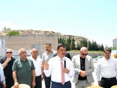 Başkan Gürkan Yimpaş Binasında  Çalışan Personelle Bir Araya Geldi