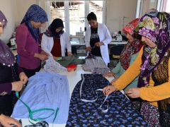 “Kadınların El Emeği Göz Nuru Çalışmaları Göz Dolduruyor”