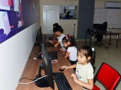 “Çocuklarımıza Geleceğin Dili Robotik Kodlamayı Öğretiyoruz”