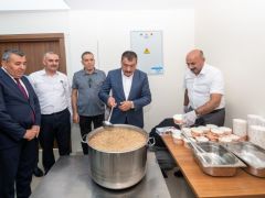 Başkan Gürkan Aşure Dağıttı