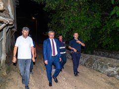 Büyükşehir Belediyesi Sel Bölgesine Anında Müdahale Etti