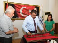 Damascus Ustasından Başkan Gürkan’a Kılıç