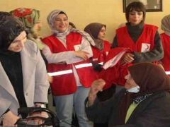 Kızılay Ekipleri Yaşlıları Yalnız Bırakmadı