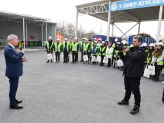 Öğrenciler Atık Toplama Tesisini Gezdi