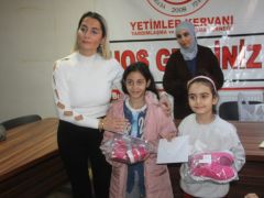 Yetim Çocuklara Karne Hediyesi