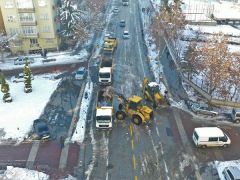 Büyükşehir Ekipleri Kar İle Mücadele Ediyor