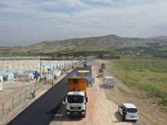 Büyükşehir Belediyesi Asfaltlama Çalışmalarını Sürdürüyor