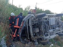 Yük Treni Minibüse Çarptı 3 Yaralı