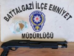 Malatya Polisi 8 Adet Ruhsatsız Tüfek Ele Geçirdi