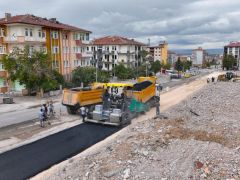 Büyükşehir Belediyesi Kaldırımları Onarıyor