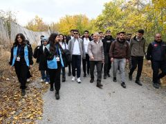 Başkan Çınar Gençlerle Yeşilyurt’u Gezdi