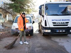 Battalgazi Belediyesi Enkaz Sonrası Temizlik Çalışmalarını Aralıksız Sürdürüyor