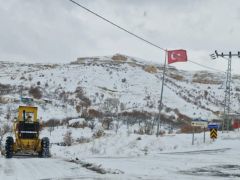 129 Mahallenin Yolu Kapandı