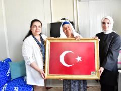 Hanımefendi Selda Yavuz Rönesans-I Konteyner Kentte İkamet Eden Aileleri Ziyaret Etti.