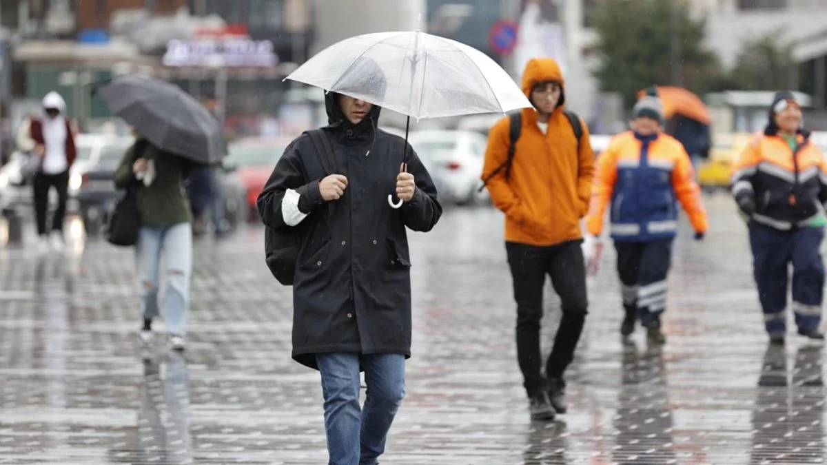 Hava sıcaklıkları 12 dereceye kadar düşecek, kuvvetli yağış ve rüzgar uyarısı!