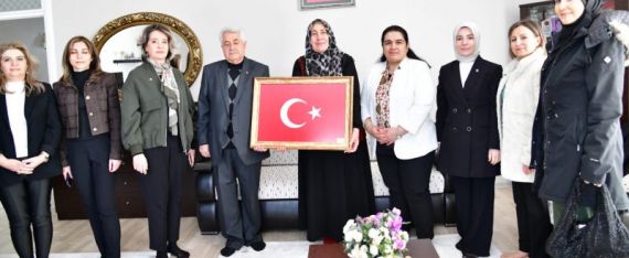 Hanımefendi Selda Yavuz Şehit Ailelerini Ziyaret Etmeye Devam Ediyor