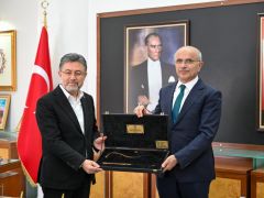 Bakan Yumaklı Sahada İncelemelerde Bulundu