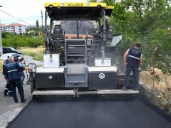 BATTALGAZİ BELEDİYESİ’NDEN MEYDANBAŞI MAHALLESİ’NE SICAK ASFALT HİZMETİ