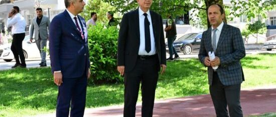 Başkan Geçit, Park Alanlarındaki Yenileme Hizmetlerini İnceledi