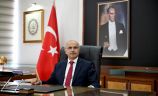 BABALARIMIZ HAYATIMIZIN HER ANINDA KOCA BİR ÇINAR GİBİ ARKAMIZDA DURMAKTADIRLAR