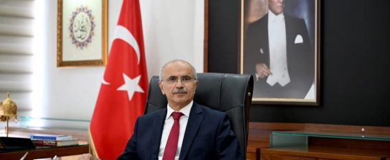 BABALARIMIZ HAYATIMIZIN HER ANINDA KOCA BİR ÇINAR GİBİ ARKAMIZDA DURMAKTADIRLAR