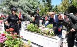 Vali Yavuz, Arefe Günü Şehitliğimizi Ziyaret Ederek Şehit Aileleriyle Bir Araya Geldi