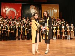 Diş Hekimliği Fakültesi Mezuniyet Töreni Düzenlendi