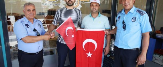 BATTALGAZİ BELEDİYESİ’NDEN BAYRAK SEFERBERLİĞİ