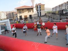 BATTALGAZİ’DE GELENEKSEL OYUNLARLA AİLE BAĞLARI GÜÇLENİYOR