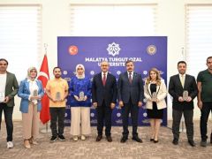 Üniversitemizin Başarılı Akademisyenleri Ödüllendirildi