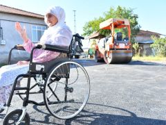 Yeşilyurt Belediyesi, 90 Yaşındaki Gülistan Teyze’nin Yol Talebini Yerine Getirdi