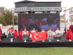Melahat Abla Anaokulu’ndan Cumhuriyet Coşkusu: Minikler 102. Yılı Şenlikle Kutladı.