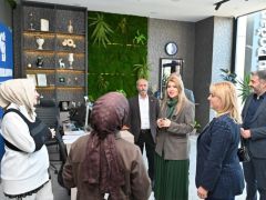 MALATYA’NIN YENİDEN İNŞASINDA ORTAK VİZYON MİLLETVEKİLİ ÖLMEZTOPRAK, ŞEHİR YÖNETİMİ VE ESNAFLA BİR ARAYA GELDİ