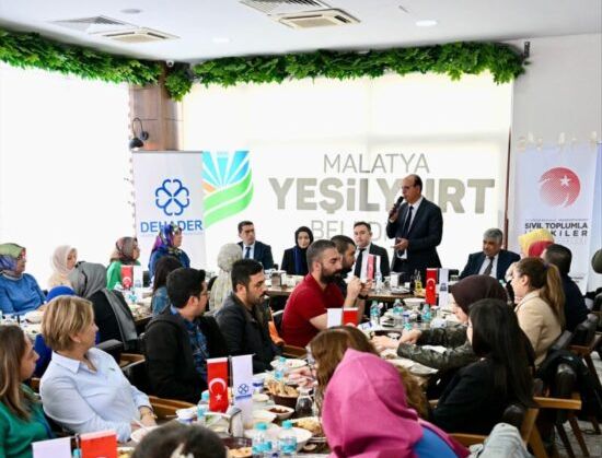 Yeşilyurt Belediyesi’nin Ev Sahipliği Yaptığı ‘Aile Mentörlüğü’ Eğitim Programı Tamamlandı