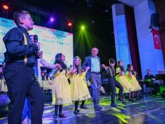 KÜÇÜK KALPLERDEN BÜYÜK EZGİLER