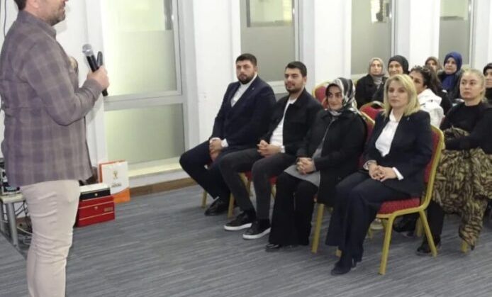 Yeşilyurt’ta “Dijital Çağ ve Aile” Semineri Yoğun İlgi Gördü